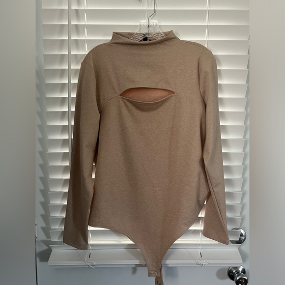 Peekaboo bodysuit - Picture 1 of 1